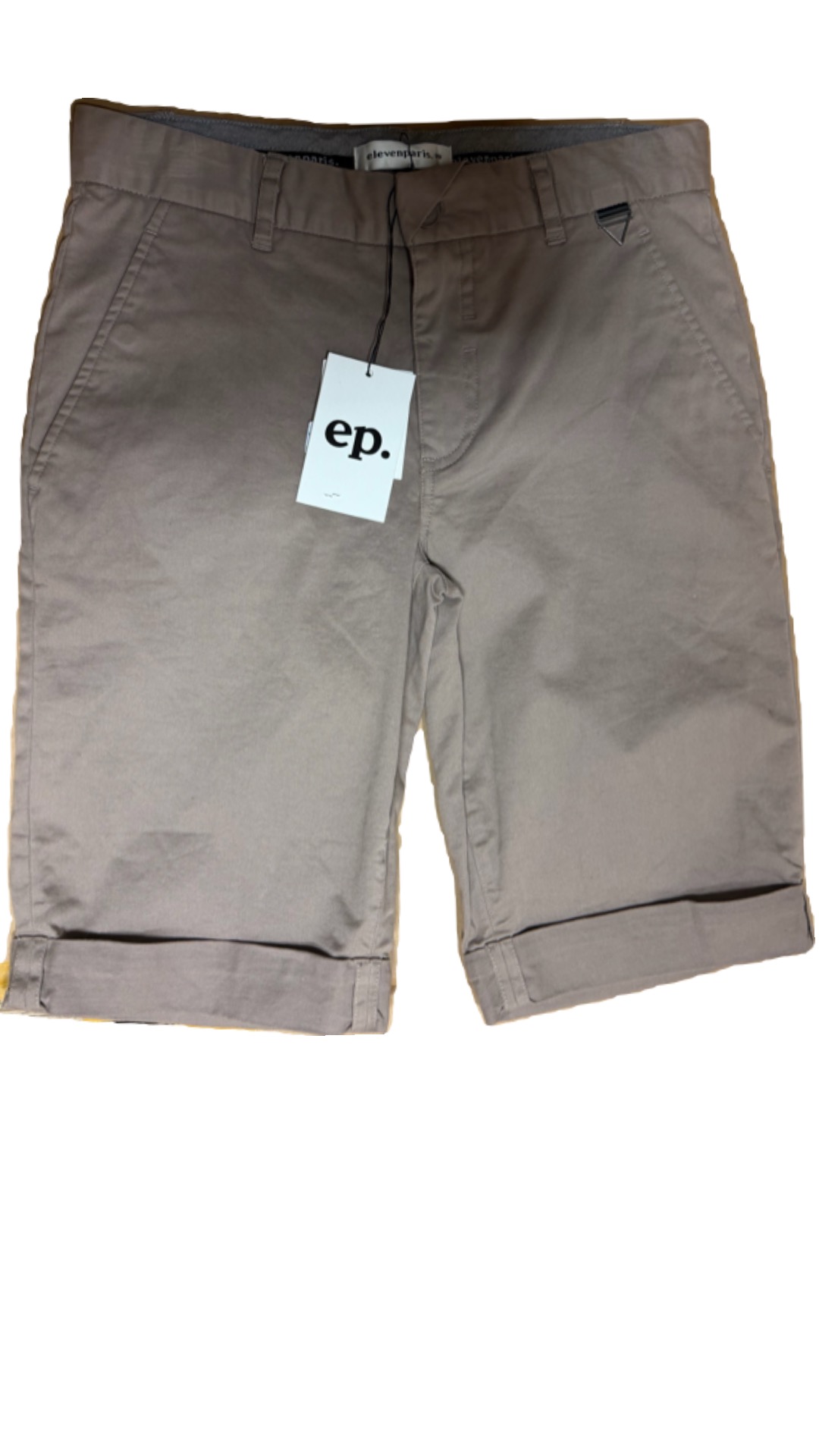 Short marque elevenparis taille 28 neuf avec étiquette