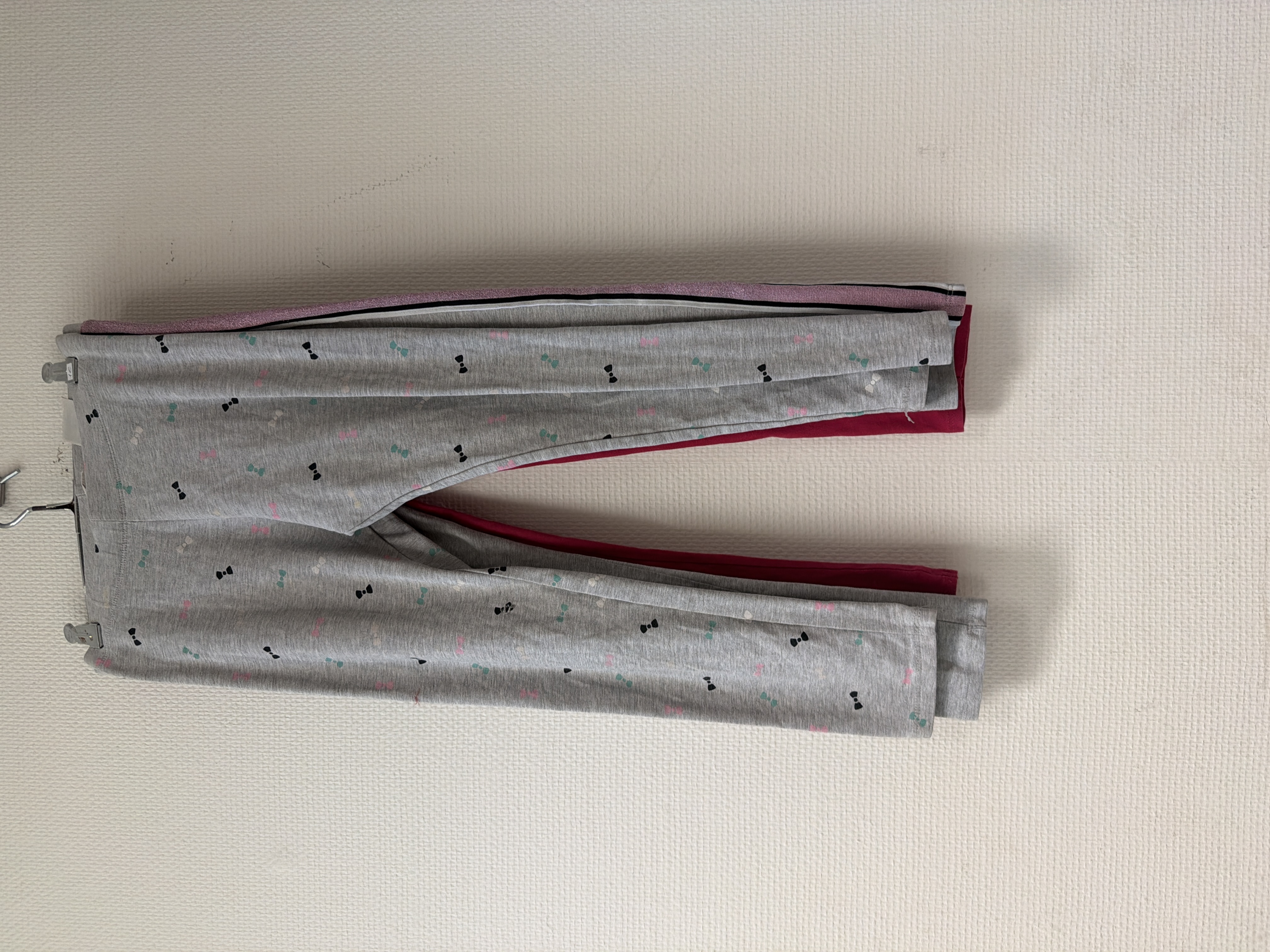 Lots 3 legging âge 7 à 8 ans marque H&M et INEXTENSO bon état
