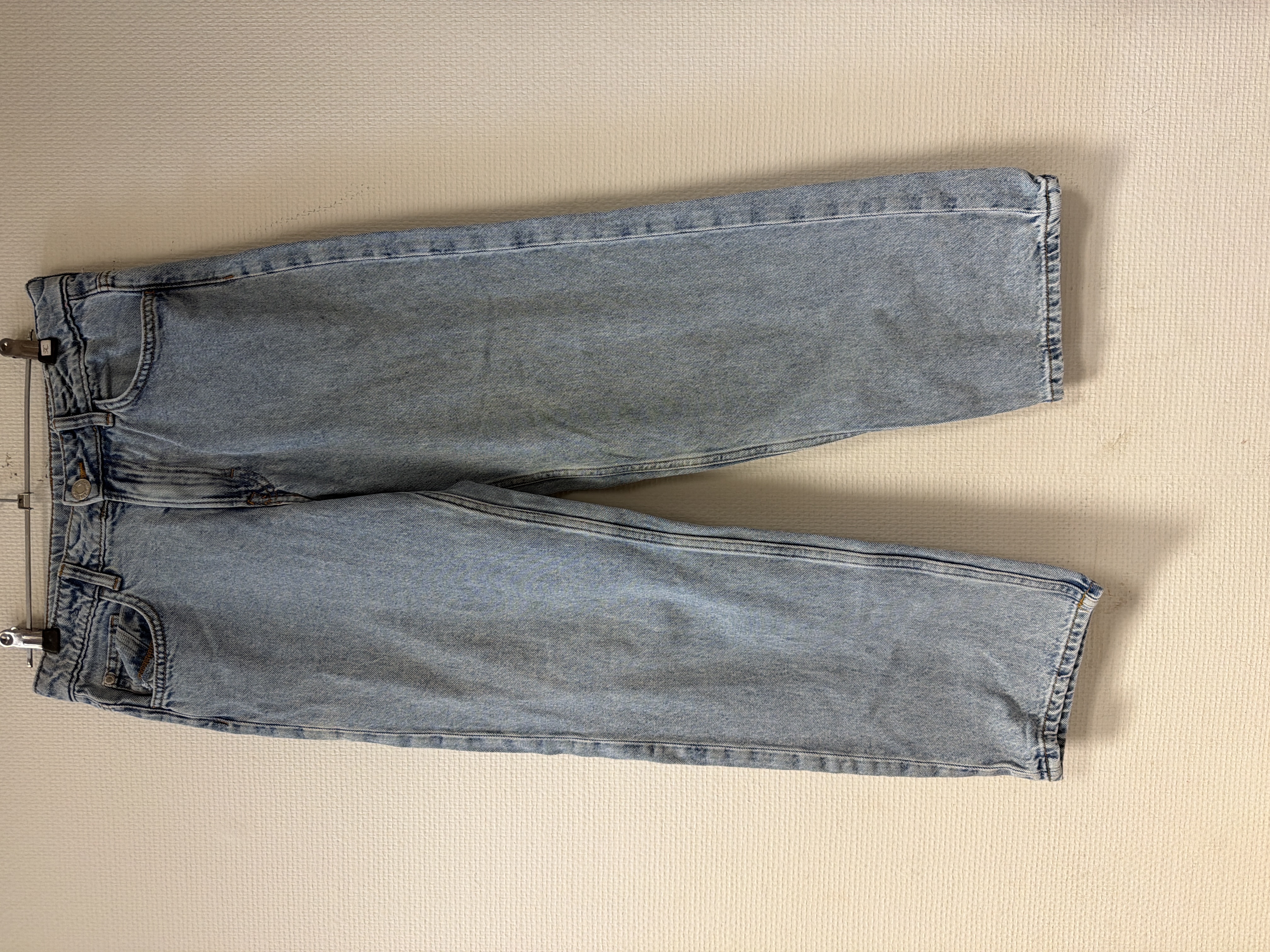 Pantalon jeans marque H&M très bon état âge 11 à 12 ans