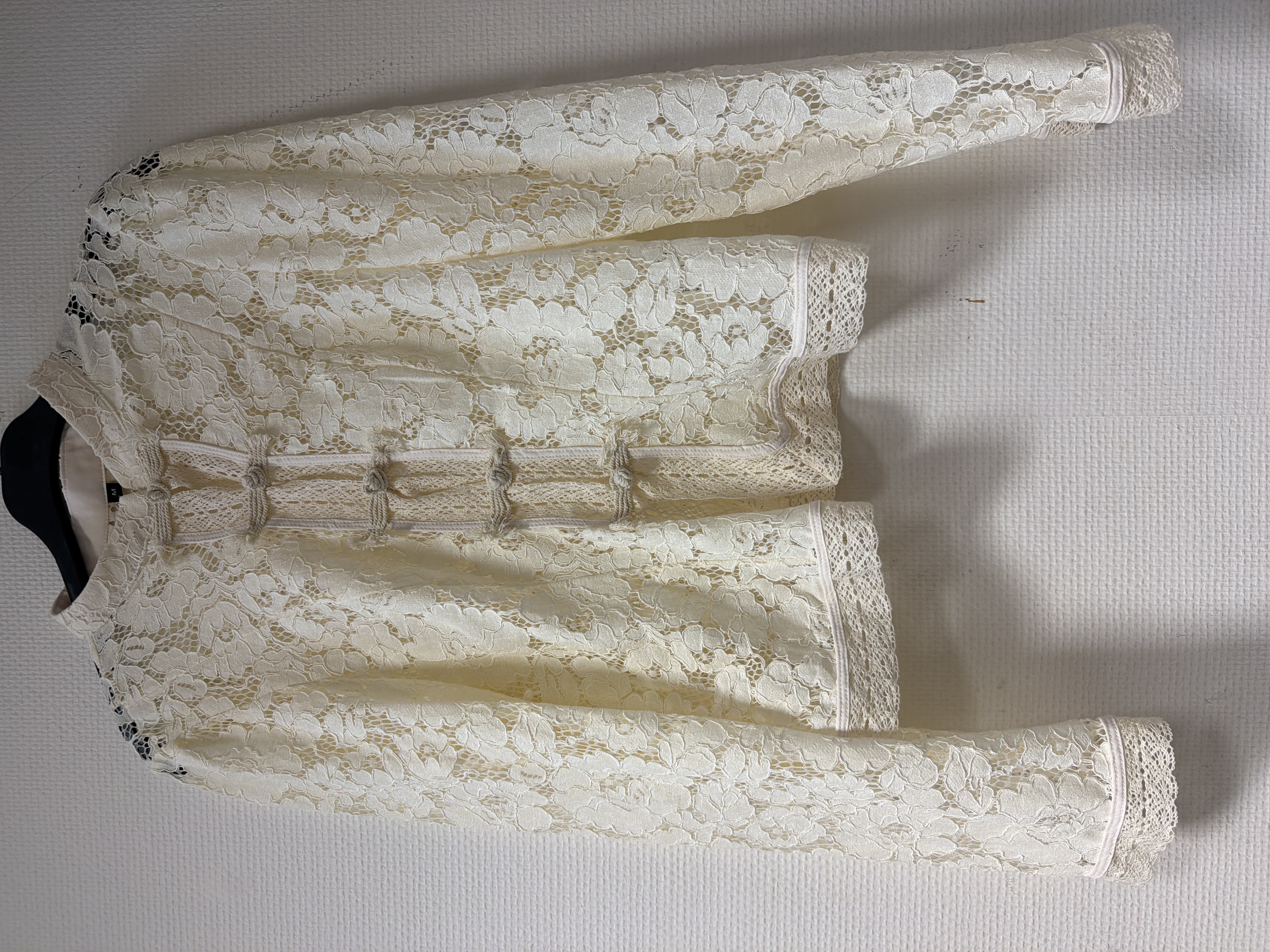 Haut dentelle neuf sans étiquette taille M
