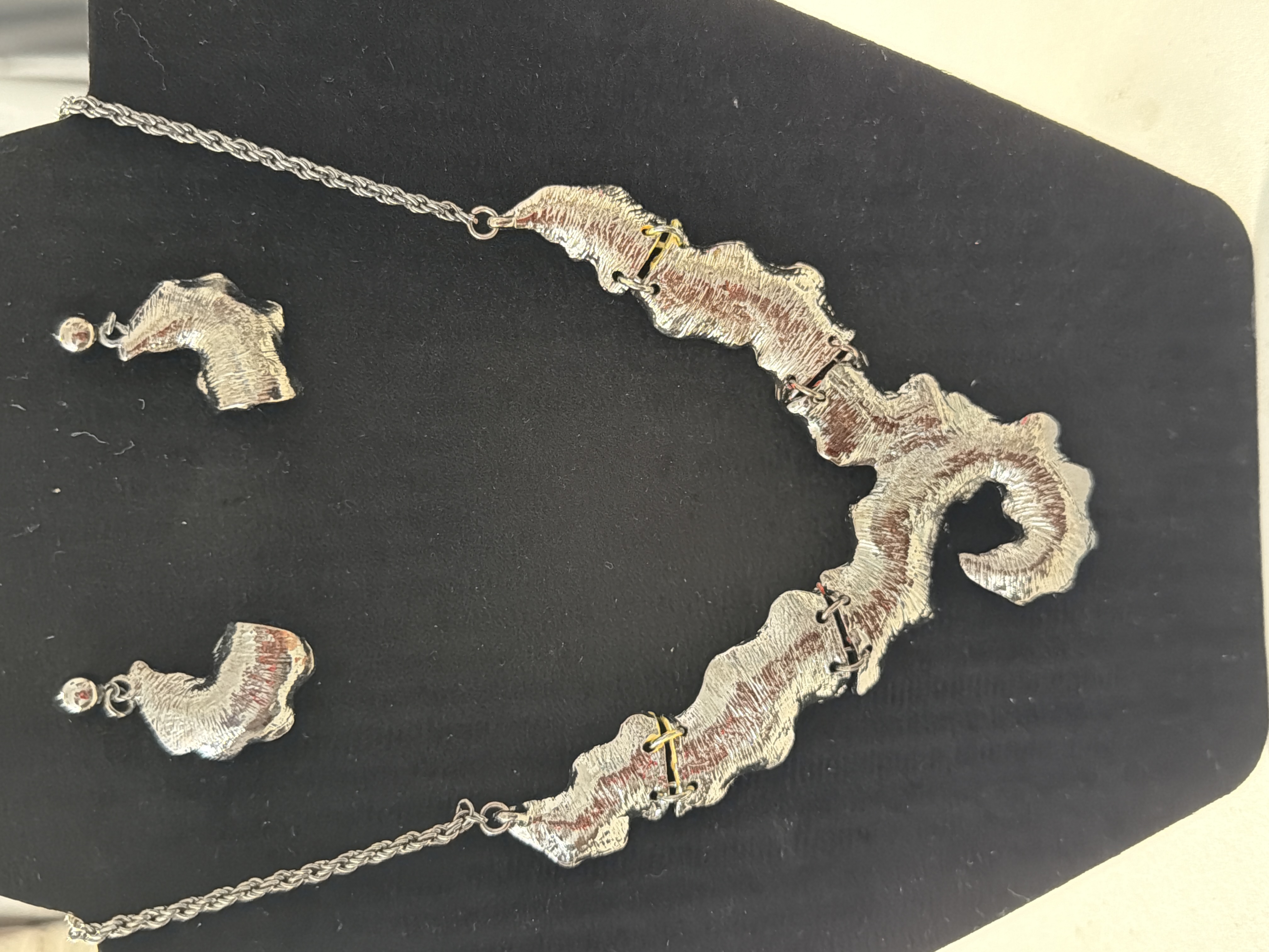 Collier fantaisie neuf sans étiquette