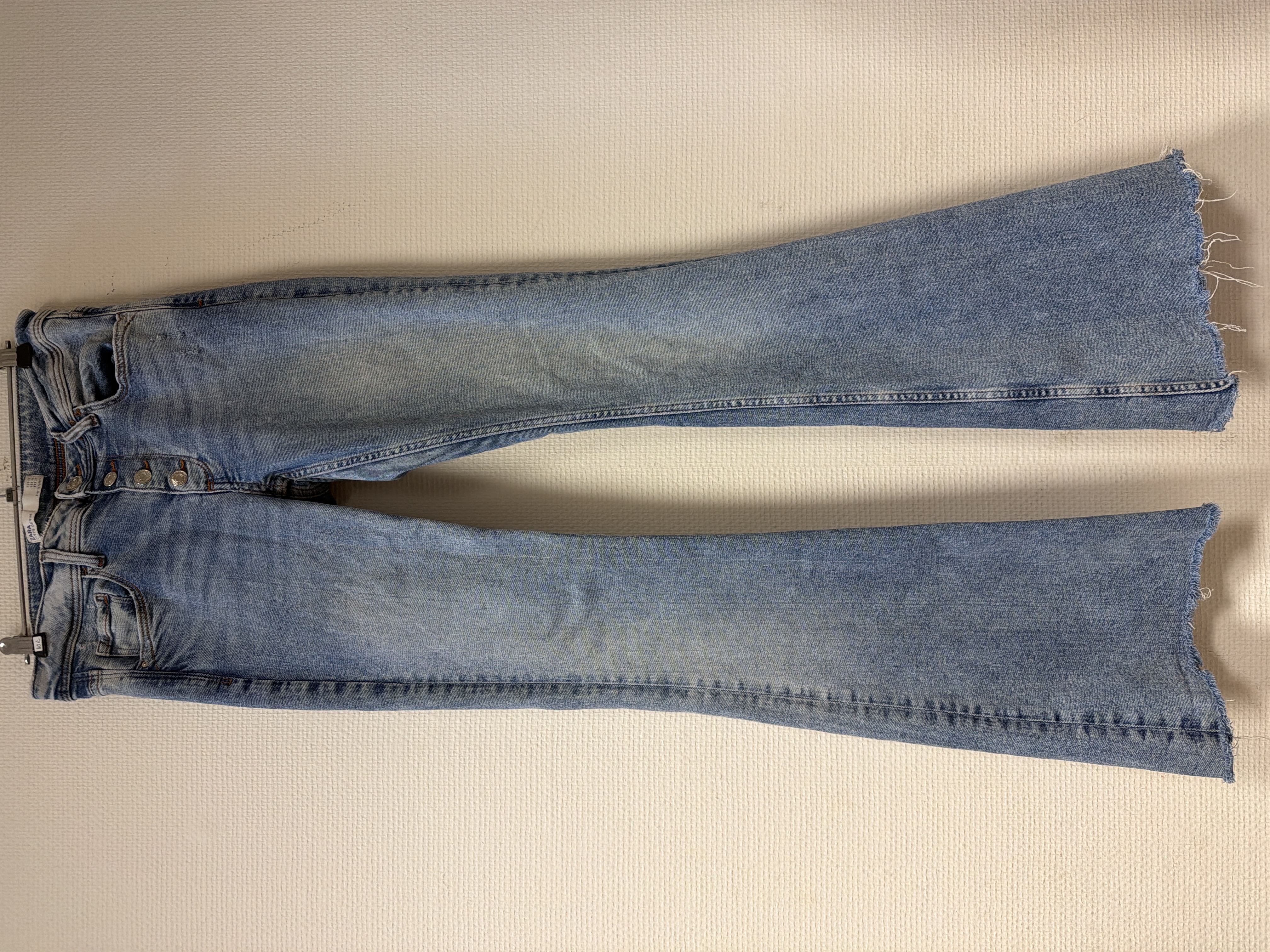 Pantalon jeans ZARA  très bon état taille 36