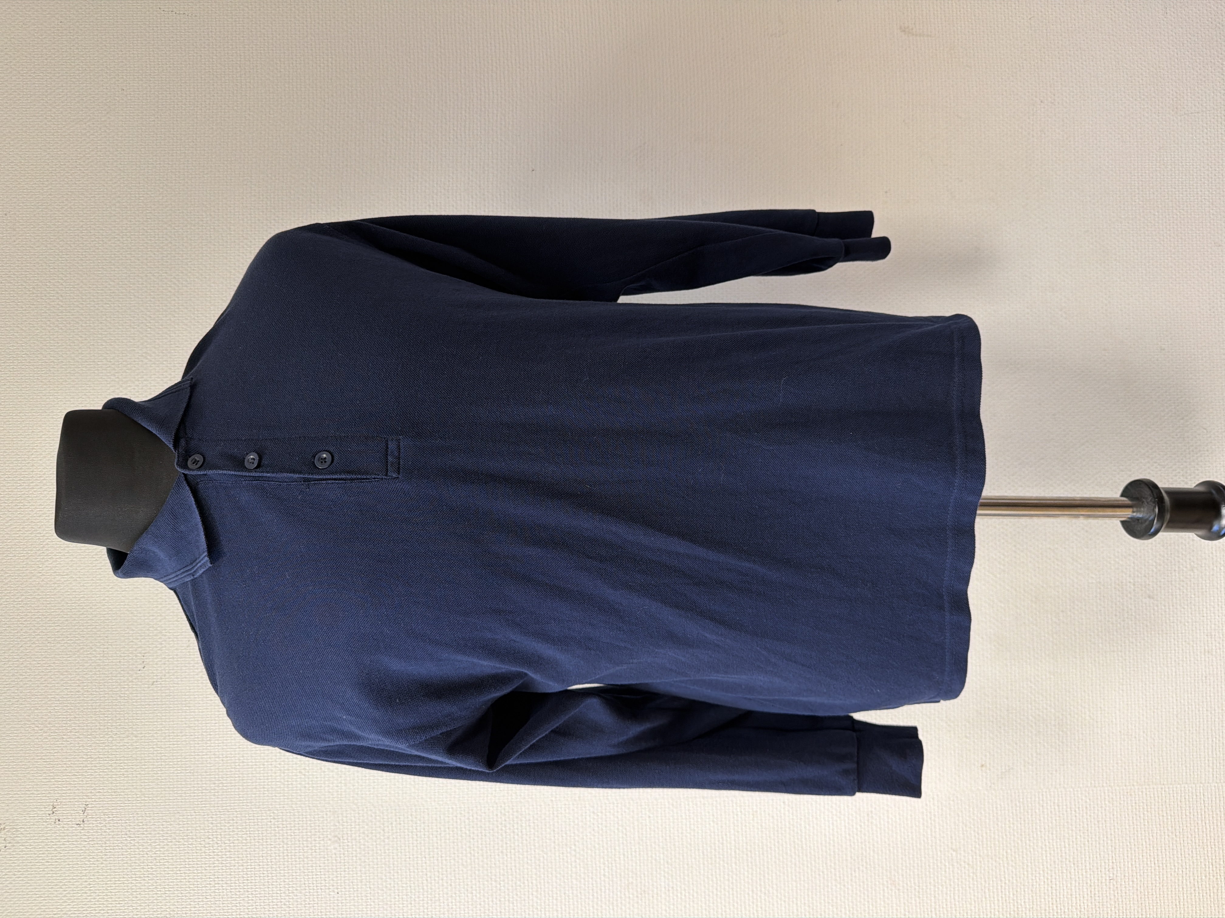 T. Shirt manches longues marque Uniwear polo large  taille S très bon état